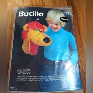 Bucilla Dan D’Lion 3629 Lion Hand Puppet  Craft Kit Plush Fabric Vintage Sealed